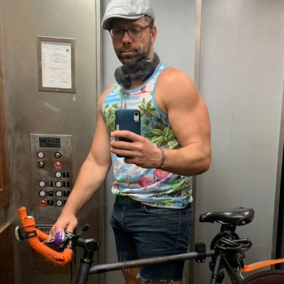 Meet your Posher, Posh - Picture 5 of 10